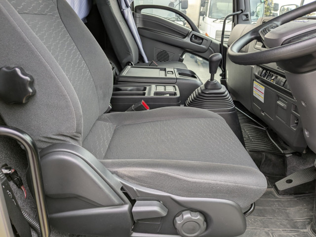 いすゞ フォワード 増トン 冷蔵冷凍バン 2PG-FTR90V4(100249) 34枚目