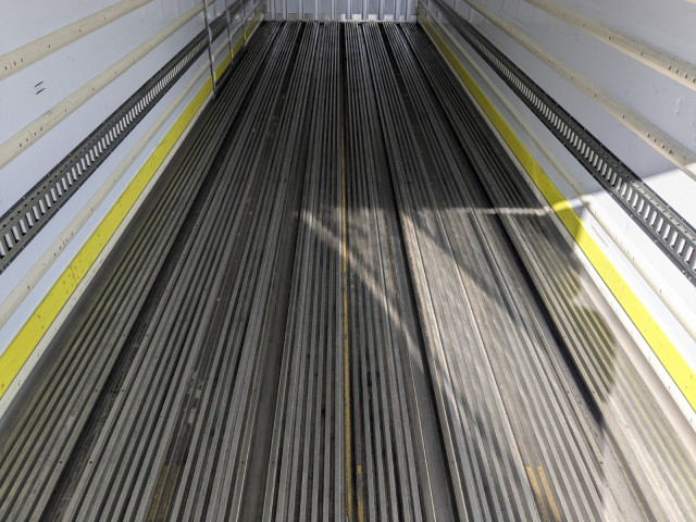 日野 プロフィア 大型 冷蔵冷凍バン 2DG-FR1AHC(100251) 23枚目