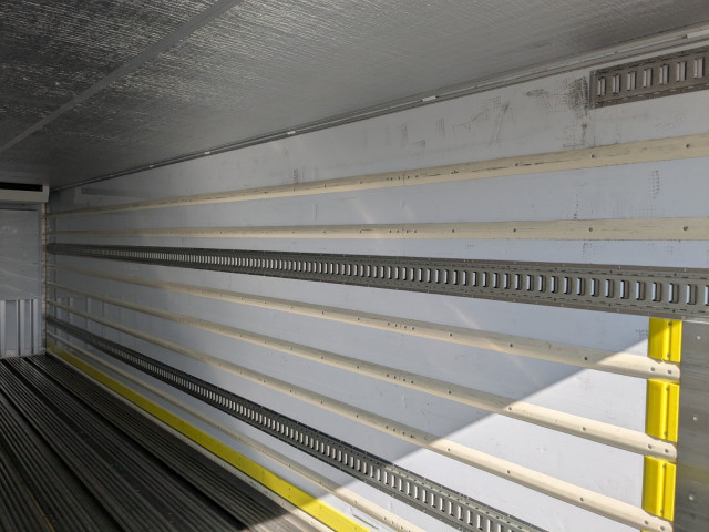 日野 プロフィア 大型 冷蔵冷凍バン 2DG-FR1AHC(100251) 29枚目