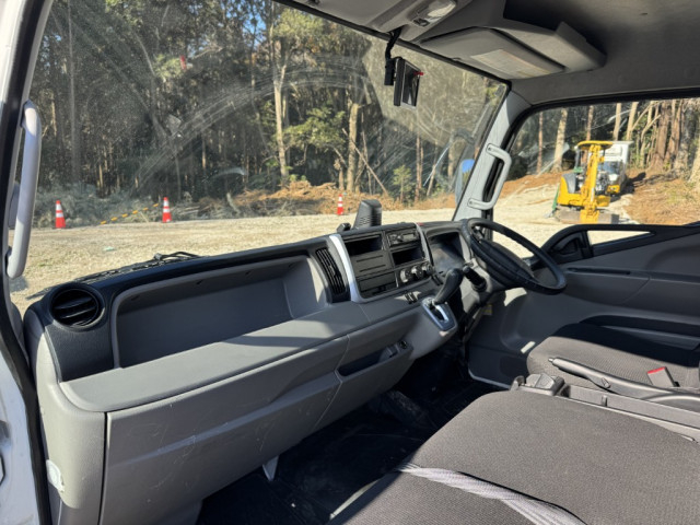 三菱ふそう キャンター 小型 平ボディ 2RG-FEB50(100252) 30枚目