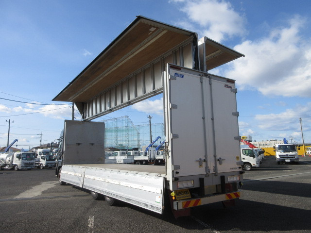 UDトラックス（日産） クオン 大型 ウィング 2PG-CD5CA(100255) 10枚目