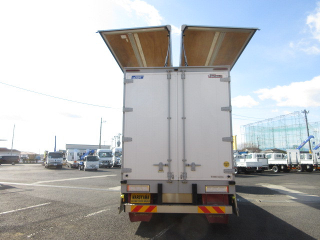 UDトラックス（日産） クオン 大型 ウィング 2PG-CD5CA(100255) 14枚目