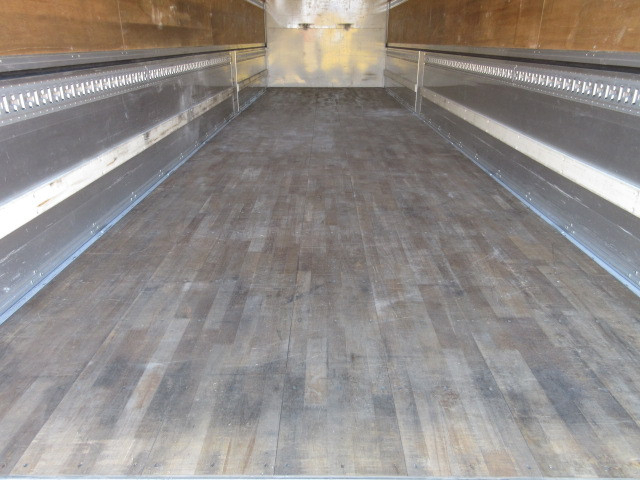 UDトラックス（日産） クオン 大型 ウィング 2PG-CD5CA(100255) 16枚目