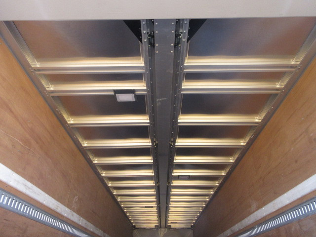 UDトラックス（日産） クオン 大型 ウィング 2PG-CD5CA(100255) 18枚目