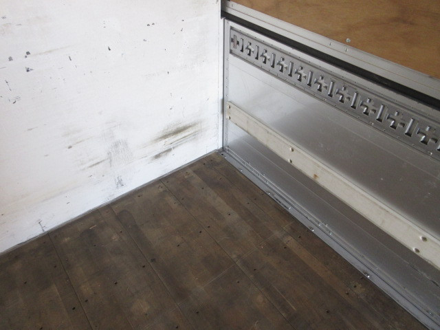 UDトラックス（日産） クオン 大型 ウィング 2PG-CD5CA(100255) 20枚目