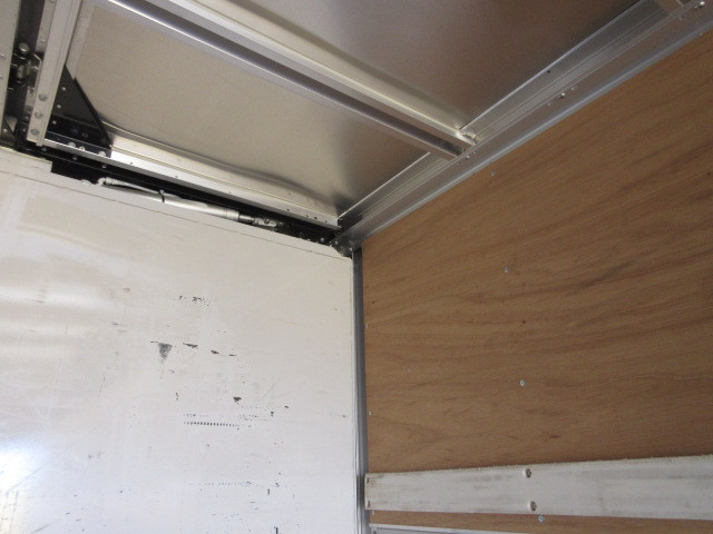 UDトラックス（日産） クオン 大型 ウィング 2PG-CD5CA(100255) 22枚目