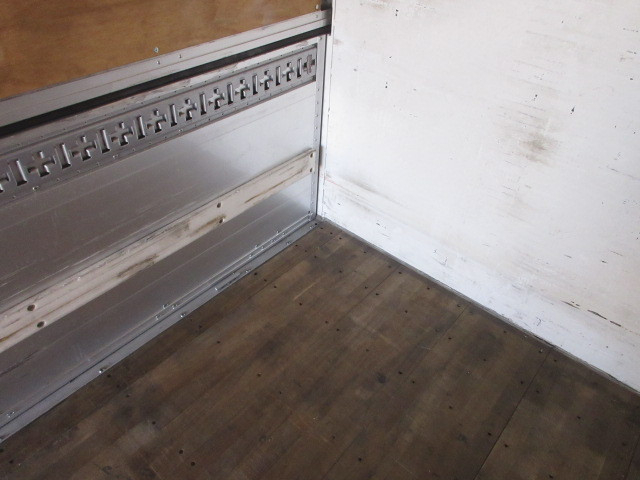 UDトラックス（日産） クオン 大型 ウィング 2PG-CD5CA(100255) 23枚目