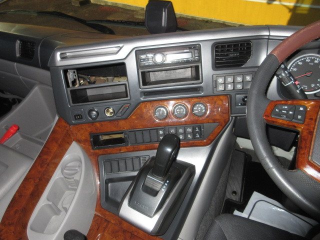 UDトラックス（日産） クオン 大型 ウィング 2PG-CD5CA(100255) 29枚目