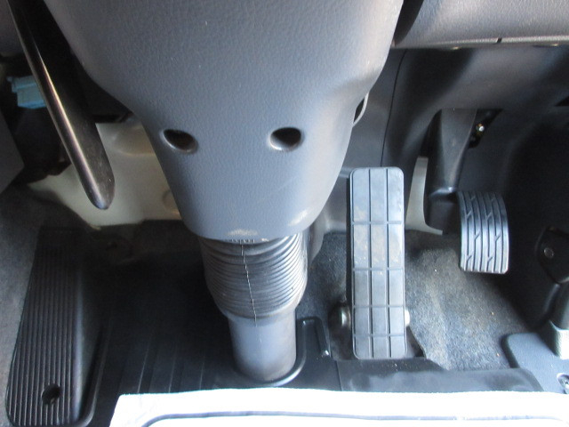 UDトラックス（日産） クオン 大型 ウィング 2PG-CD5CA(100255) 32枚目