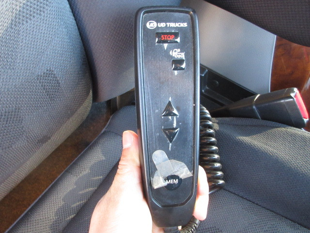 UDトラックス（日産） クオン 大型 ウィング 2PG-CD5CA(100255) 34枚目