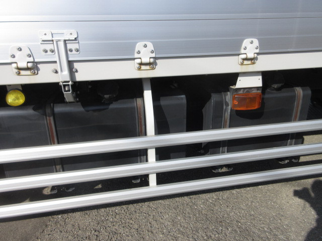 UDトラックス（日産） クオン 大型 ウィング 2PG-CD5CA(100255) 42枚目