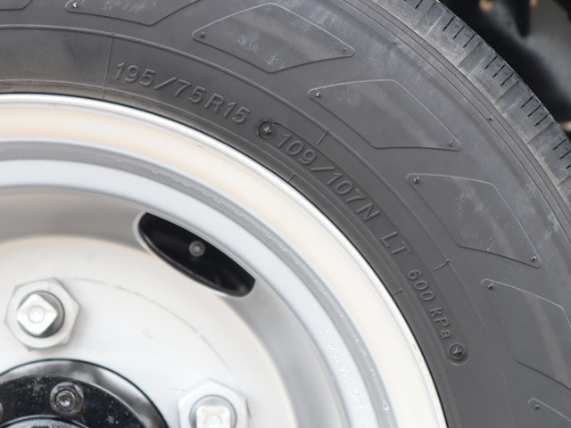 いすゞ エルフ 小型 平ボディ 2RG-NHR88A(100258) 20枚目