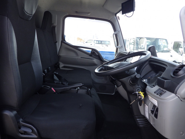 三菱ふそう キャンター 小型 バン 2PG-FEB80(100314) 7枚目