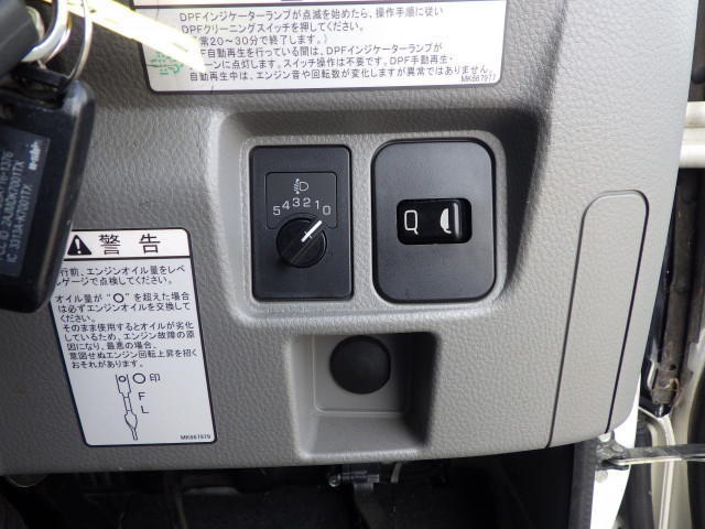 三菱ふそう キャンター 小型 バン 2PG-FEB80(100314) 18枚目