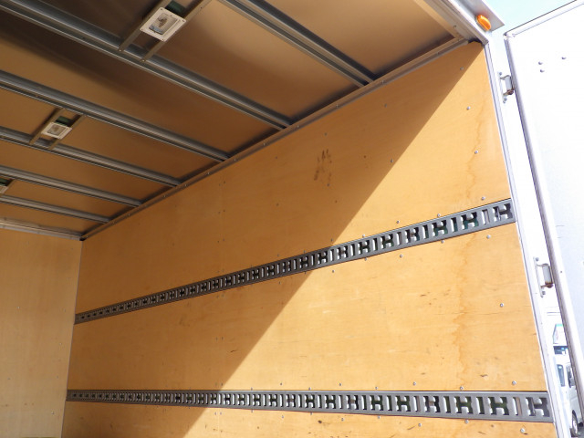 三菱ふそう キャンター 小型 バン 2PG-FEB80(100314) 27枚目