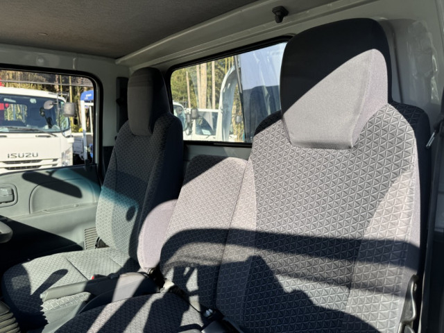 いすゞ エルフ 小型 平ボディ（クレーン付） TRG-NKR85R(100316) 31枚目