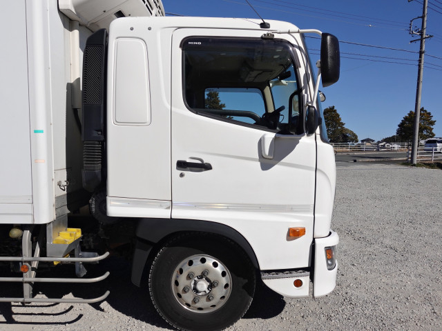 日野 レンジャー 増トン 冷蔵冷凍バン 2KG-GD2ABG(100317) 9枚目