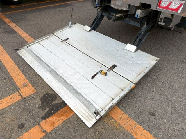 日野 レンジャー 増トン 冷蔵冷凍バン 2PG-FE2ABA(100319) 6枚目