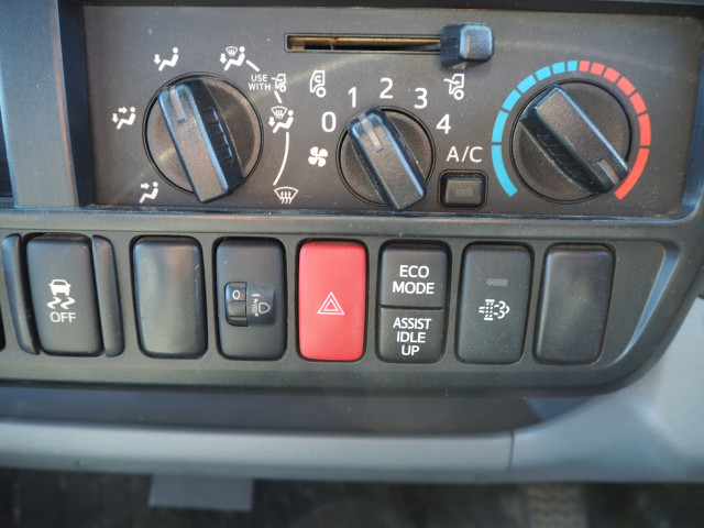 日野 デュトロ 小型 平ボディ（クレーン付） TKG-XZU695M(100321) 48枚目