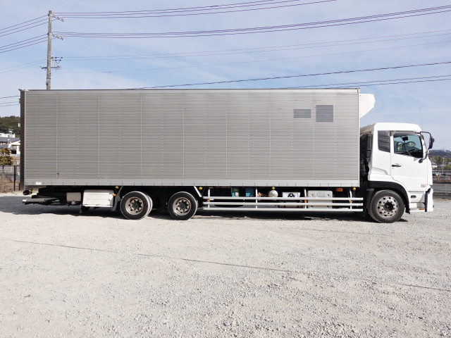 UDトラックス（日産） クオン 大型 冷蔵冷凍バン 2PG-CX5BA(100322) 9枚目