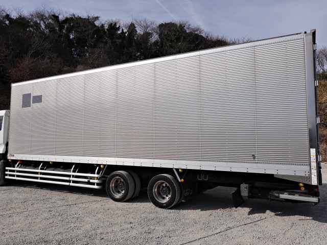 UDトラックス（日産） クオン 大型 冷蔵冷凍バン 2PG-CX5BA(100322) 12枚目