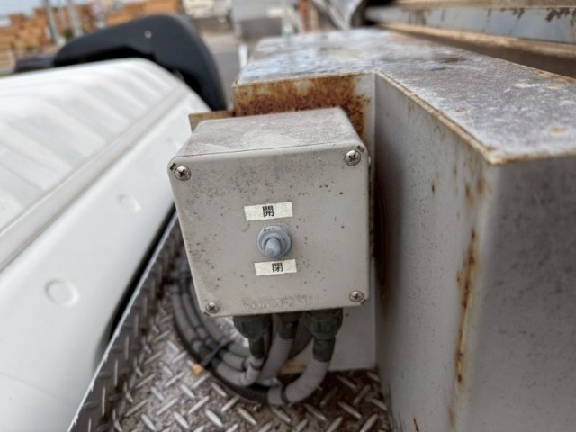 日野 プロフィア 大型 粉粒体運搬車 2DG-FR1AJG(100326) 12枚目