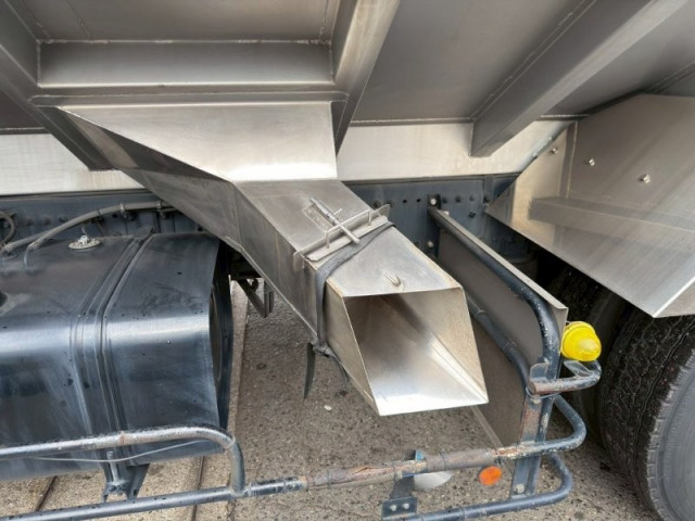 日野 プロフィア 大型 粉粒体運搬車 2DG-FR1AJG(100326) 13枚目