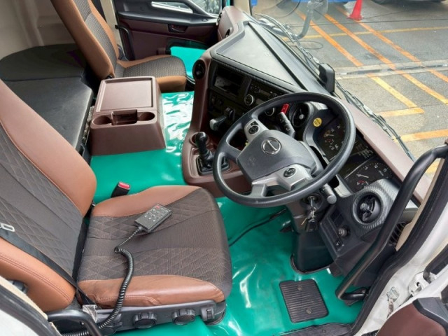 日野 プロフィア 大型 粉粒体運搬車 2DG-FR1AJG(100326) 28枚目