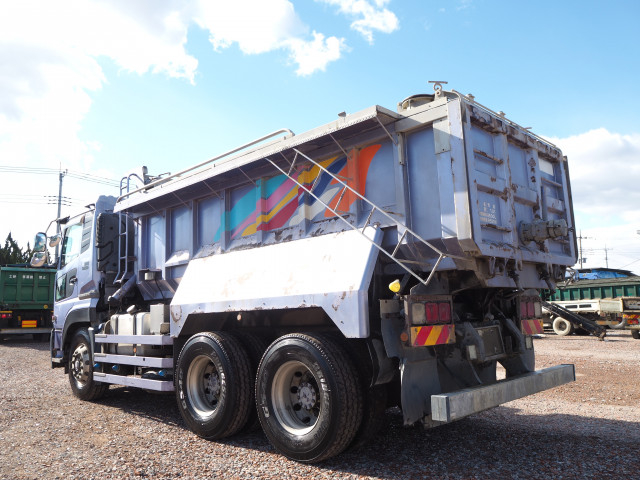 UDトラックス（日産） クオン 大型 土砂ダンプ QKG-CW5XL(100335) 3枚目