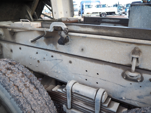 UDトラックス（日産） クオン 大型 土砂ダンプ QKG-CW5XL(100335) 20枚目