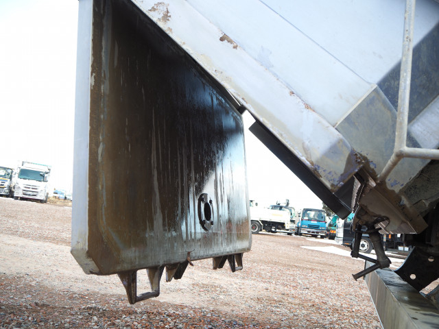 UDトラックス（日産） クオン 大型 土砂ダンプ QKG-CW5XL(100335) 24枚目