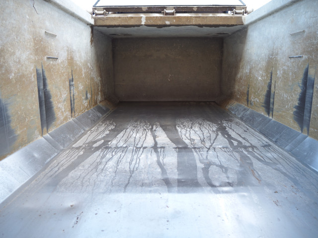 UDトラックス（日産） クオン 大型 土砂ダンプ QKG-CW5XL(100335) 25枚目