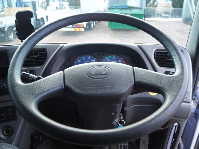 UDトラックス（日産） クオン 大型 土砂ダンプ QKG-CW5XL(100335) 50枚目