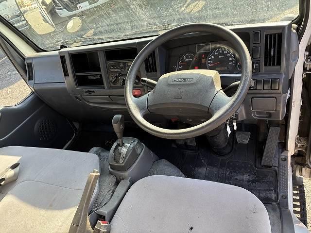 Isuzu elf Small Double cab TPG-NHR85A(100340) 32枚目