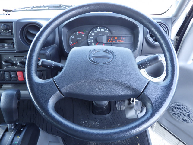 日野 デュトロ 小型 保冷バン TKG-XZU605M(100344) 17枚目