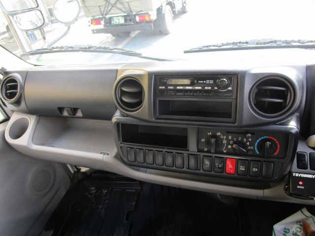 トヨタ トヨエース 小型 バン TKG-XZC645(100353) 26枚目