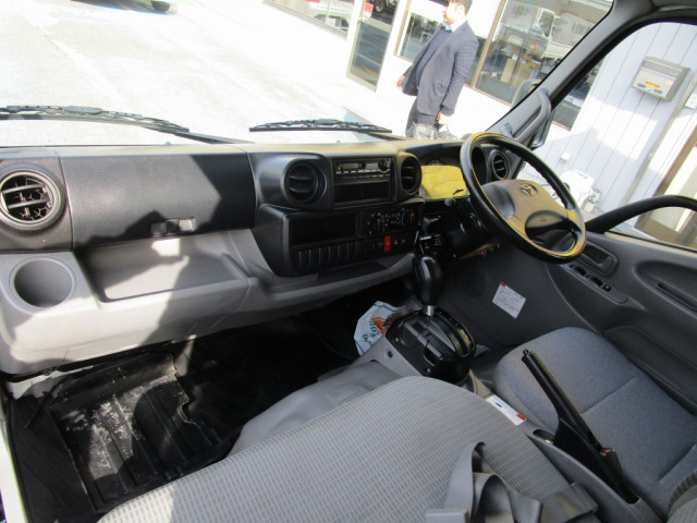 トヨタ トヨエース 小型 バン TKG-XZC645(100353) 31枚目