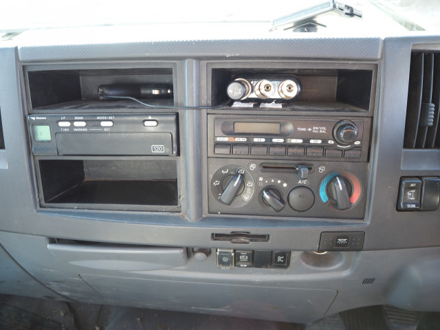 いすゞ フォワード 増トン 平ボディ（クレーン付） PKG-FSR90S2(100379) 42枚目