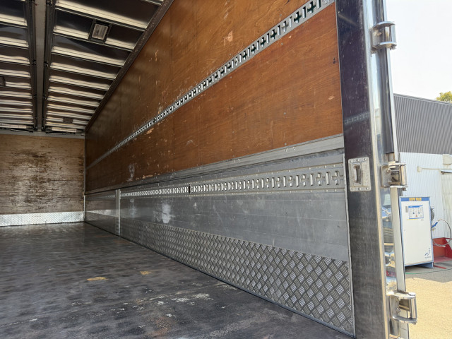 三菱ふそう スーパーグレート 大型 ウィング BDG-FS55JZ(100381) 16枚目