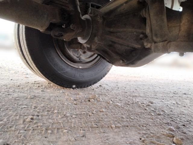 いすゞ エルフ 小型 平ボディ KC-NKR71ER(100386) 27枚目