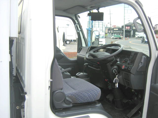 いすゞ エルフ 小型 冷蔵冷凍バン 2RG-NHR88AN(100411) 27枚目