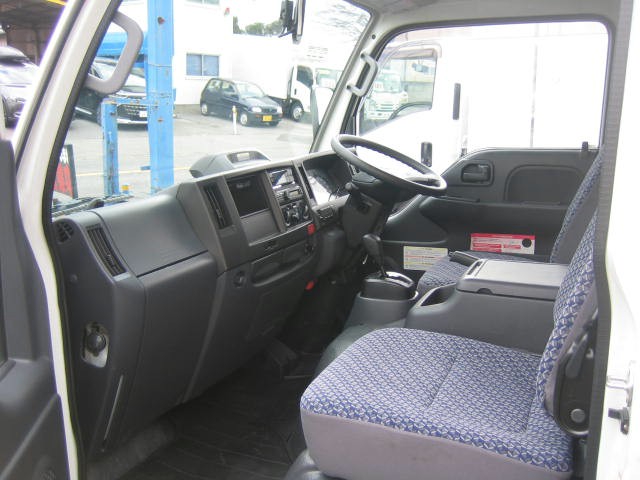 いすゞ エルフ 小型 冷蔵冷凍バン 2RG-NHR88AN(100411) 28枚目