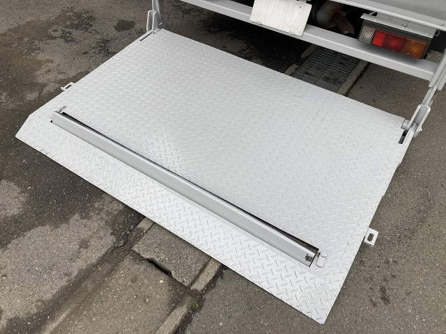 三菱ふそう キャンター 小型 バン TKG-FBA20(100421) 6枚目