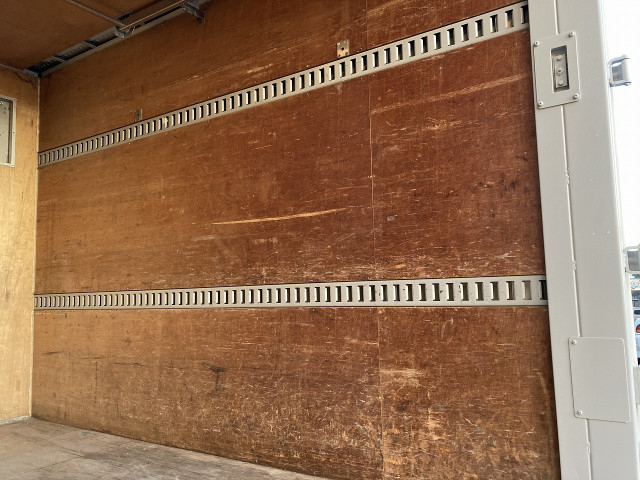 いすゞ エルフ 小型 バン TRG-NJR85AN(100420) 23枚目