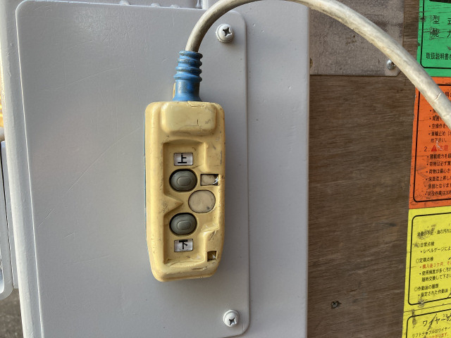 いすゞ エルフ 小型 バン TRG-NJR85AN(100420) 27枚目