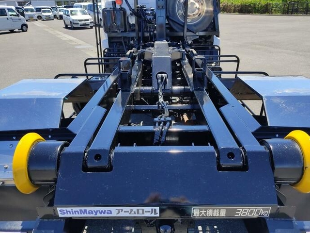 UDトラックス（日産） コンドル 中型 コンテナ専用車 PB-MK36A(12612) 10枚目