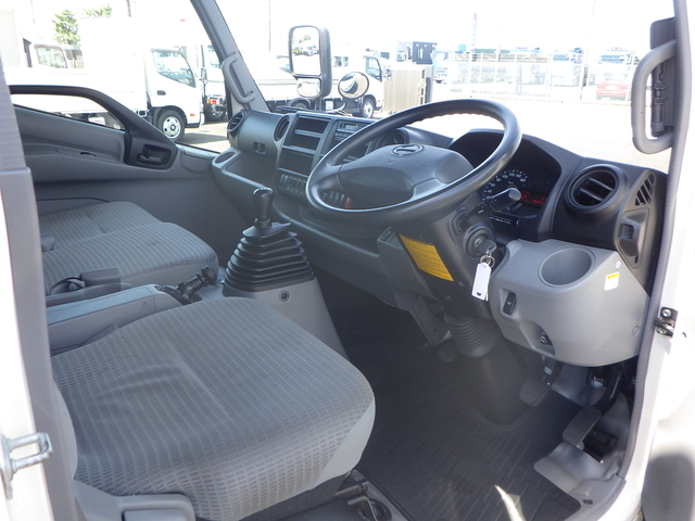 日野 デュトロ 小型 バン TKG-XZU720M(100534) 25枚目