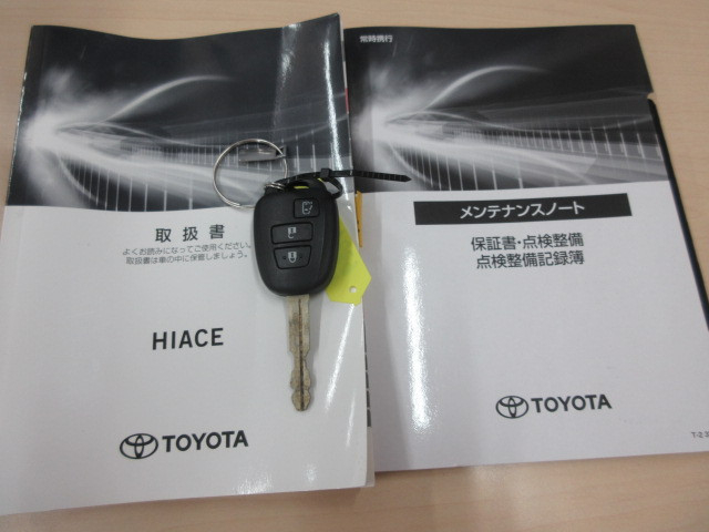 トヨタ ハイエース 小型 バン 3BA-TRH214W(109976) 5枚目