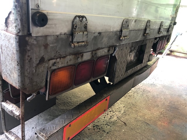三菱ふそう スーパーグレート 大型 平ボディ BDG-FS54JZ(3743) 5枚目
