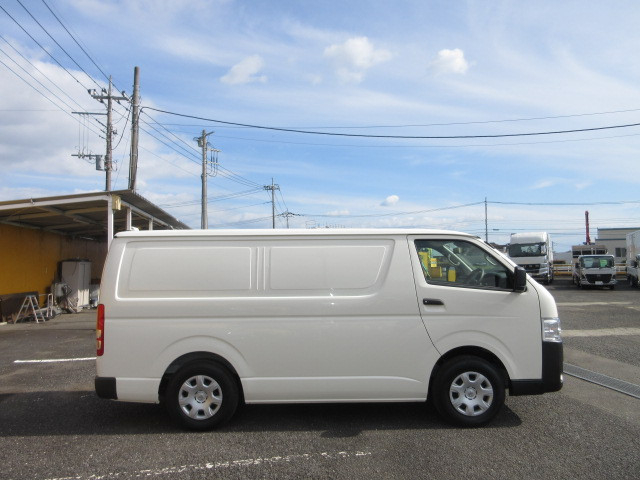 トヨタ ハイエース 小型 冷蔵冷凍バン 3DF-GDH206V(113288) 8枚目